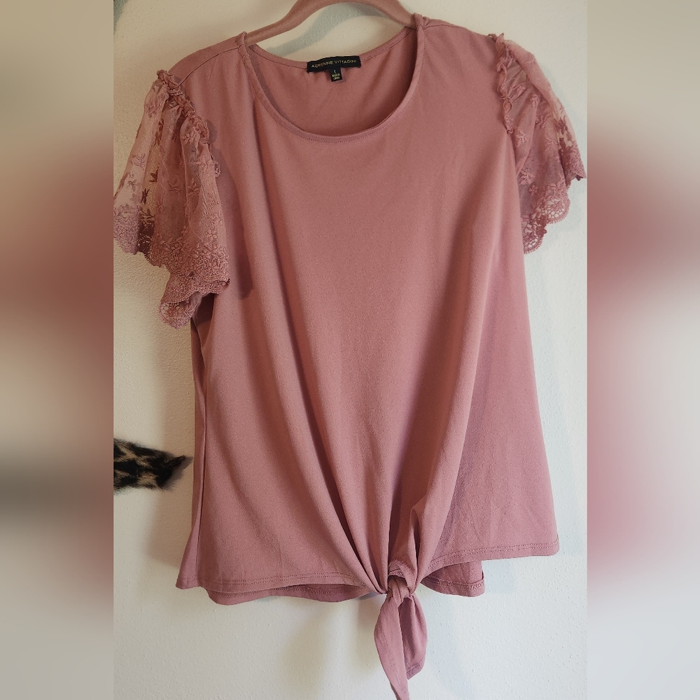 ✨️4 for $20✨️Adrienne Vittadini Flutter Sleeve Blouse